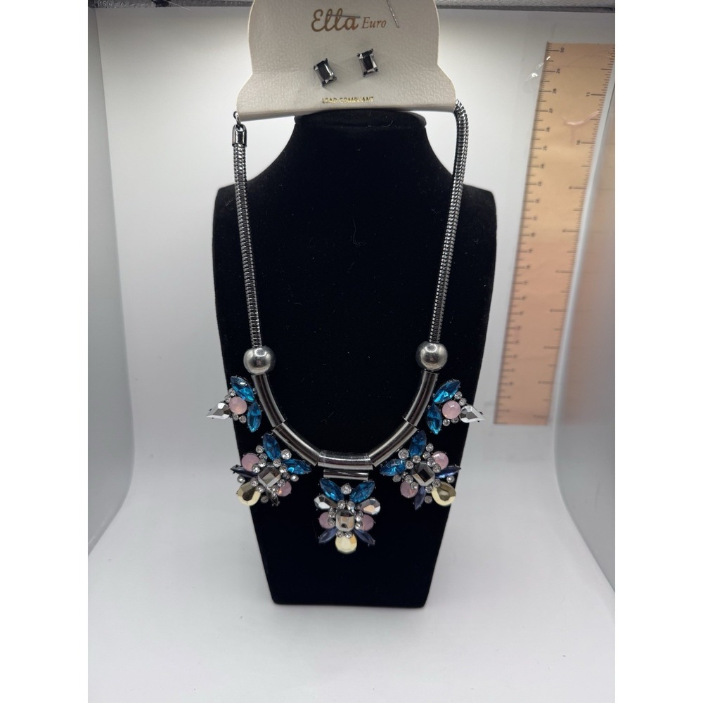 Gunmetal Colorful Blue Pink Faux Rhinestone Scoop Necklace And Earrings
